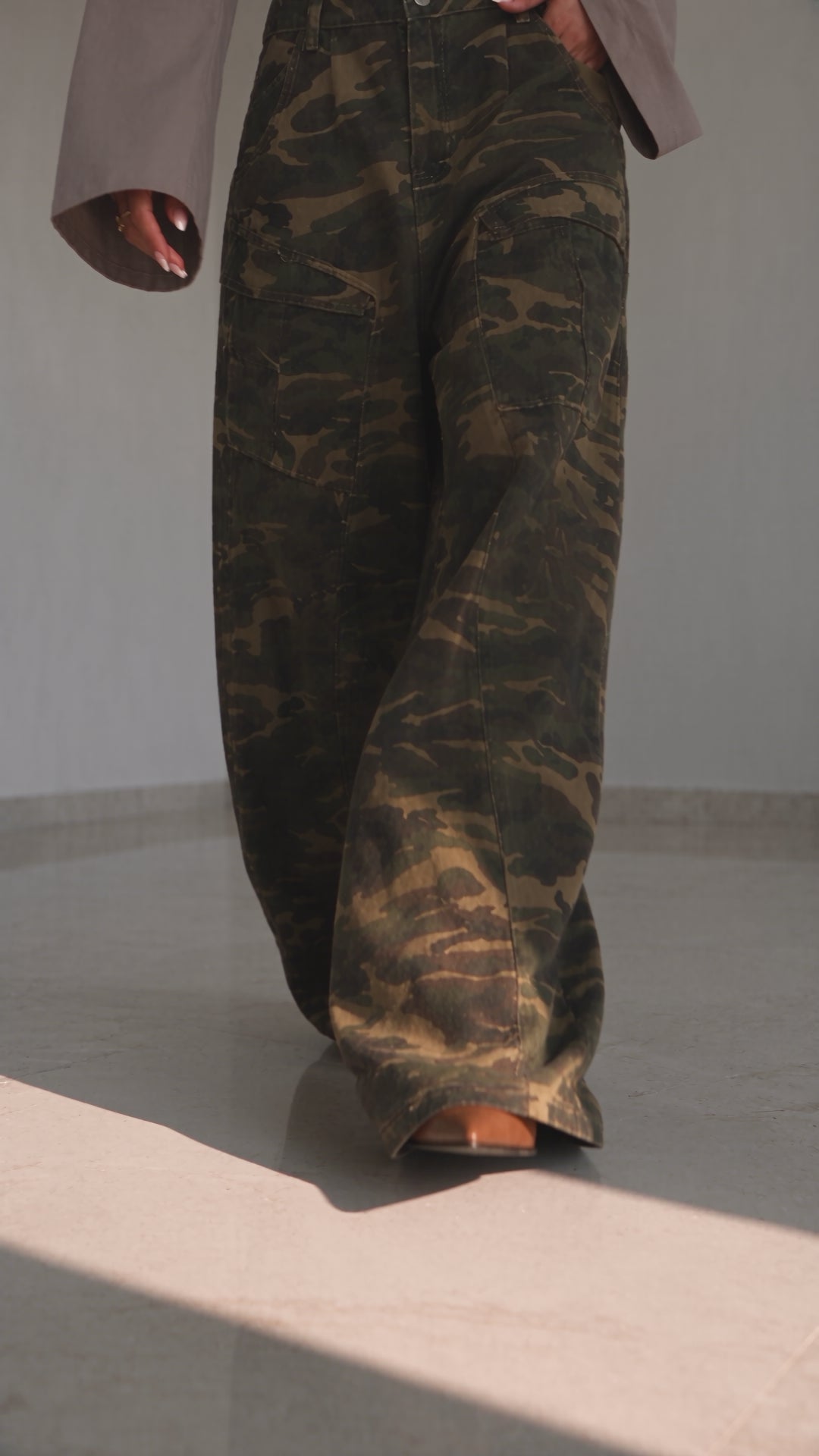 Pantalone cargo camouflage oversize - R.a. Boutique