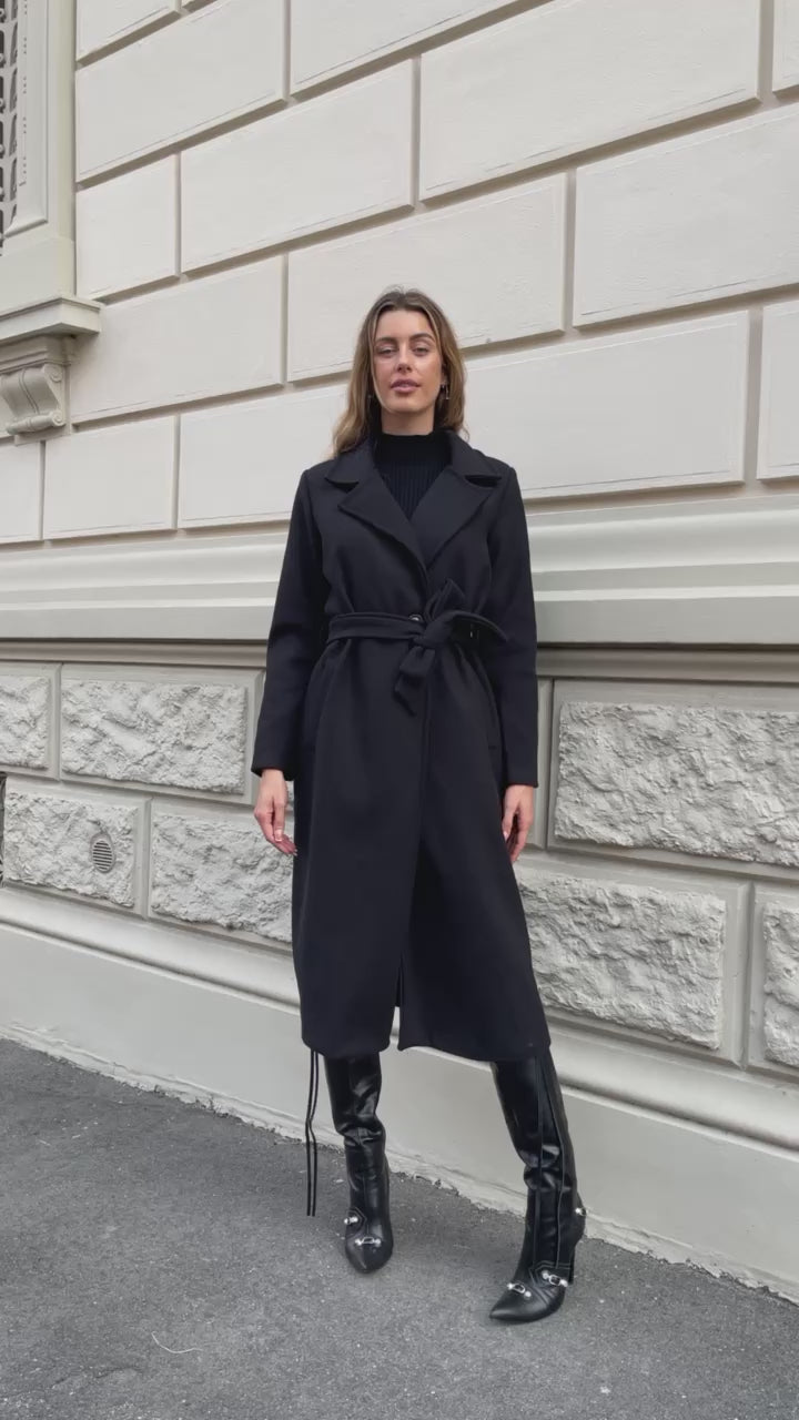 Cappotto nero con cintura - R.a. Boutique