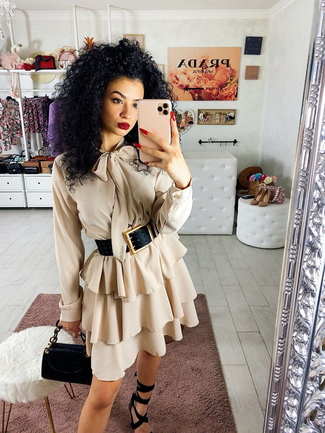 Abito a balze cipria con fiocco - R.a. Boutique 