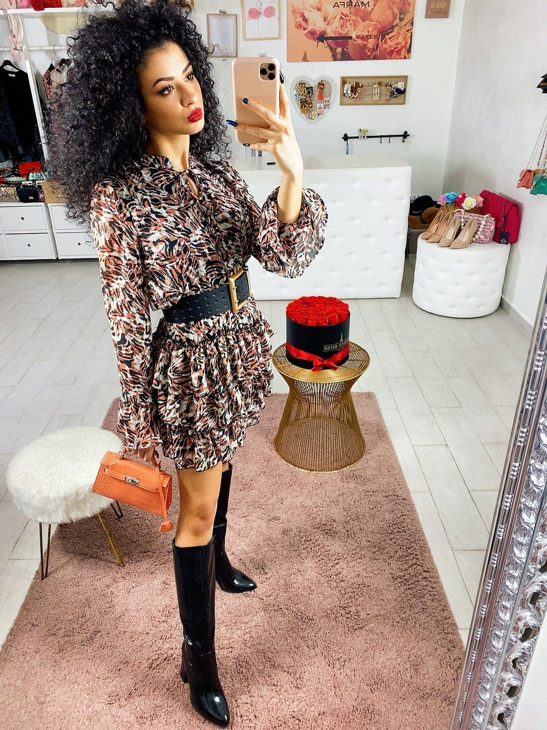 Abito a balze con fiori corallo - R.a. Boutique 