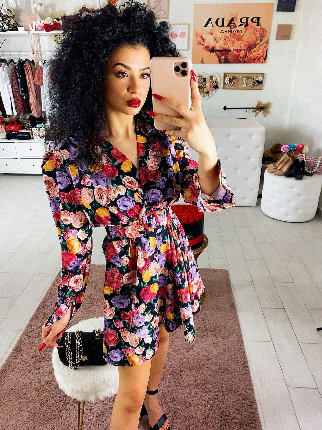 Abito con cintura a fiori base nero - R.a. Boutique 