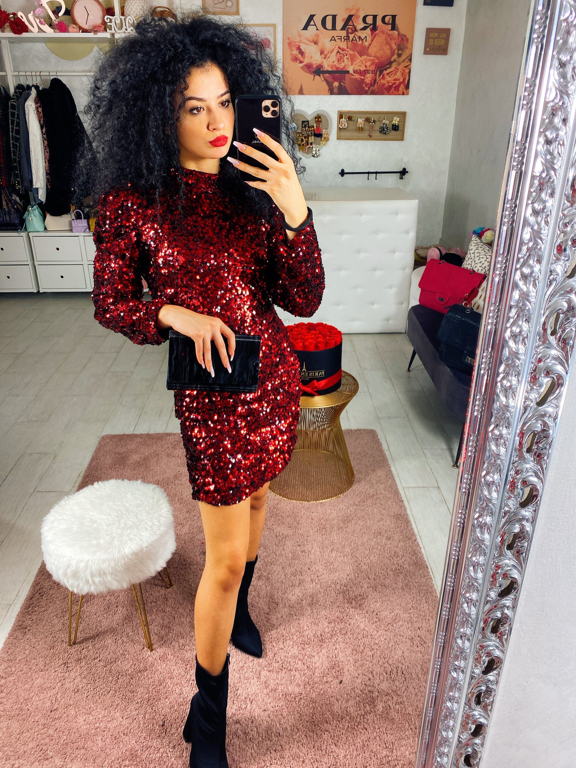 Abito con paillettes e manica bombata