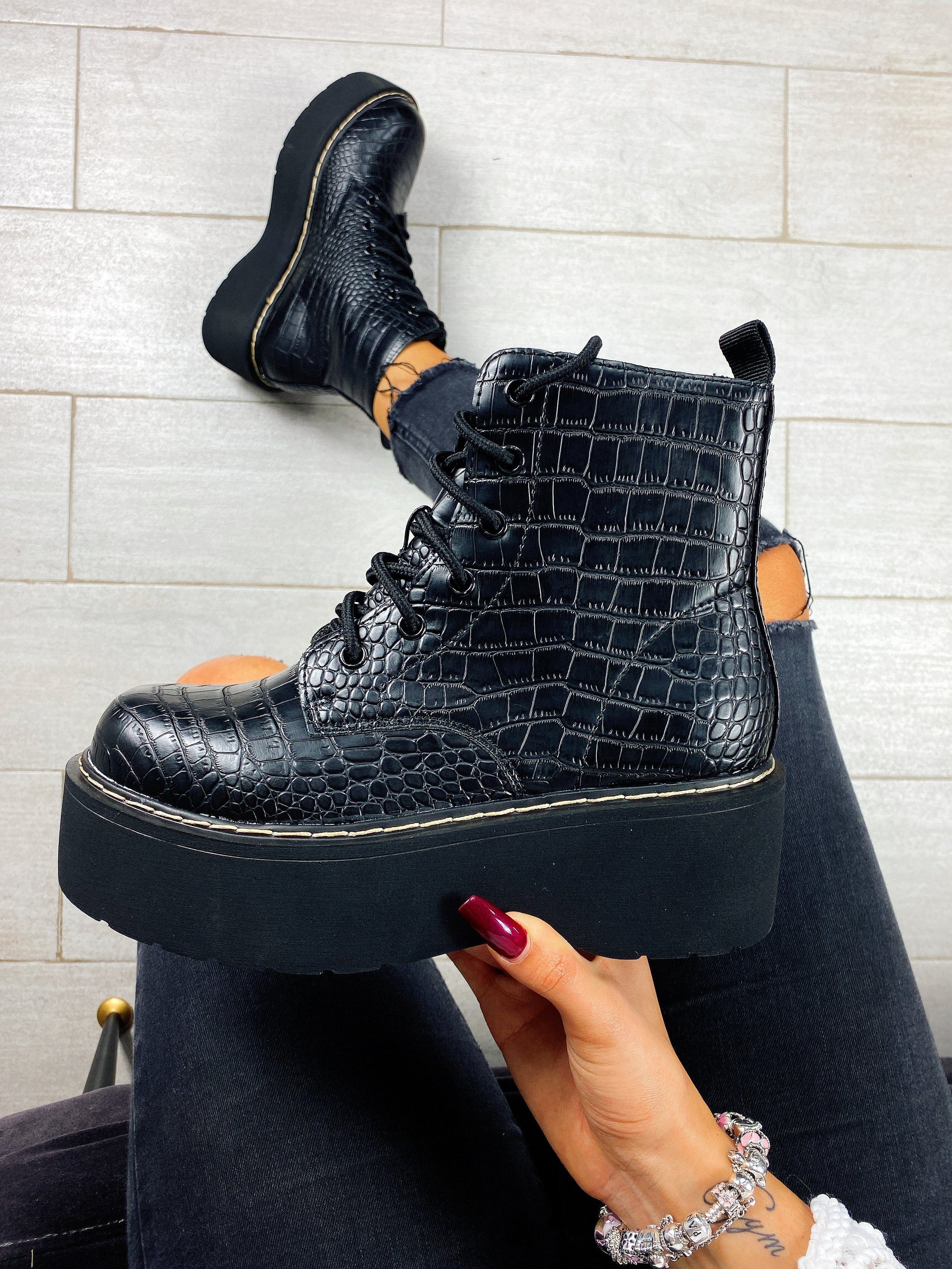 Biker croco con plateaux - R.a. Boutique 