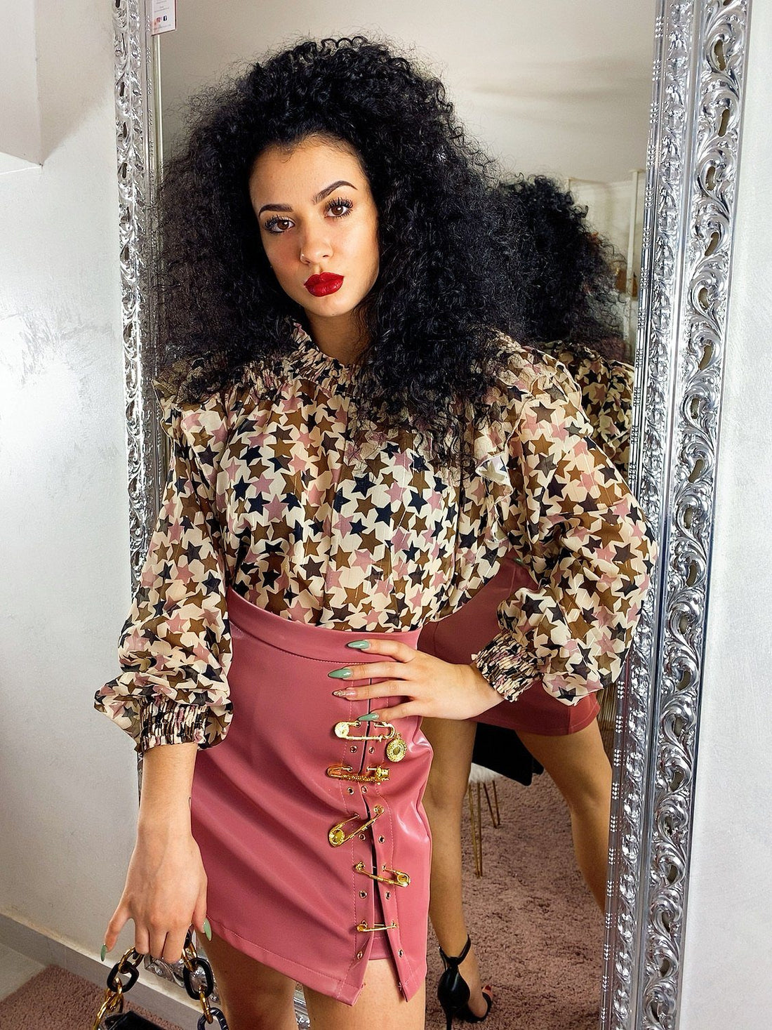 Blusa con maxi stelle beige - R.a. Boutique 