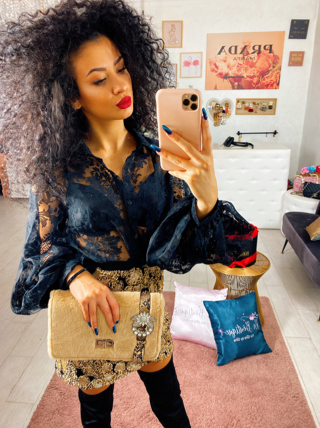 Blusa con ricami a fiori black - R.a. Boutique 