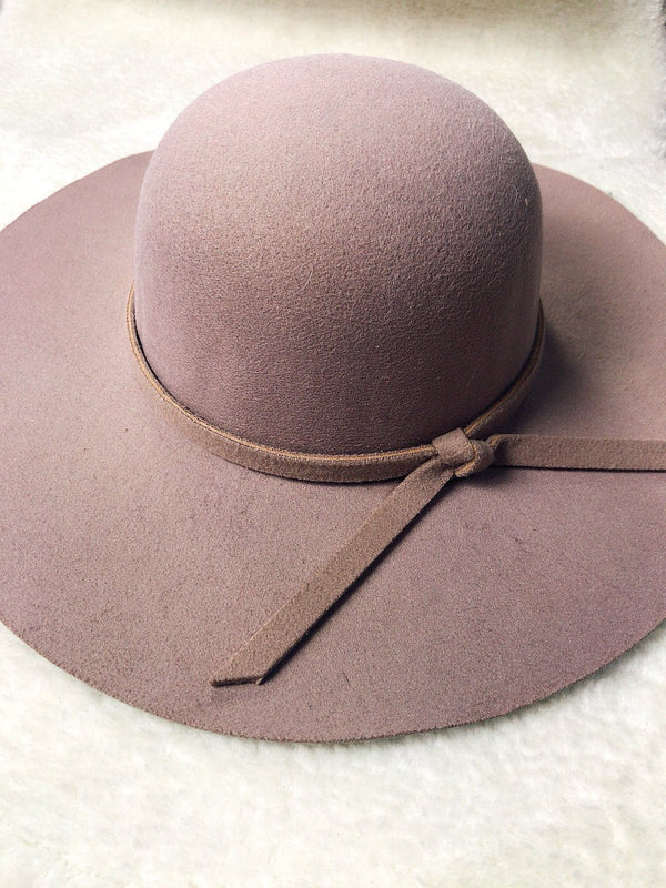 Cappello rosa in panno