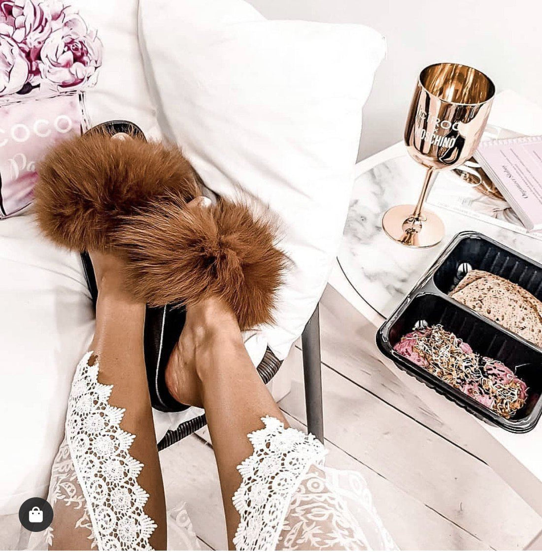 Ciabatte con pelo camel - R.a. Boutique 