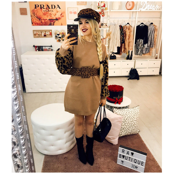 Vestido con mangas manchadas