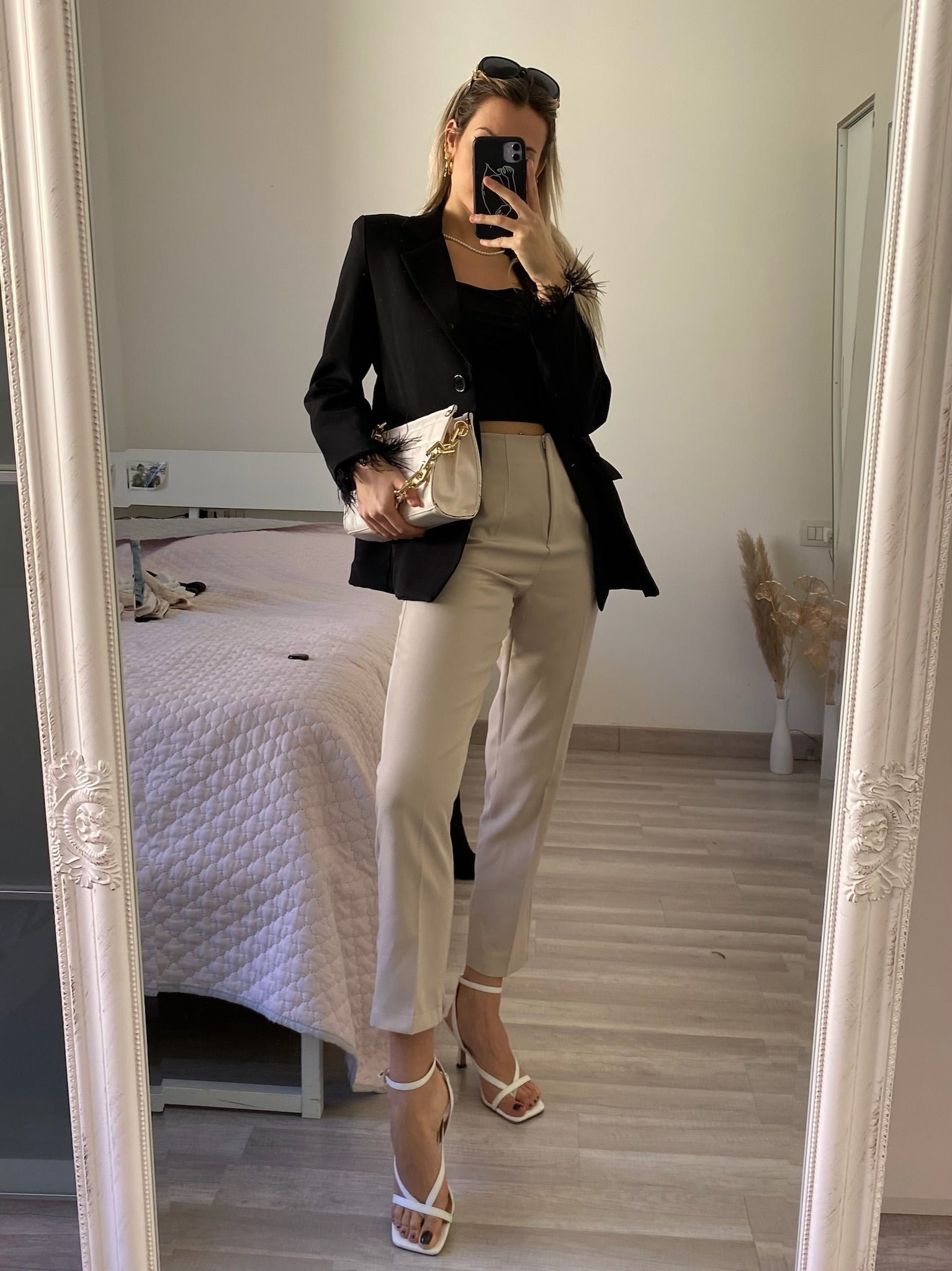 Giacca con piume nere - R.a. Boutique 