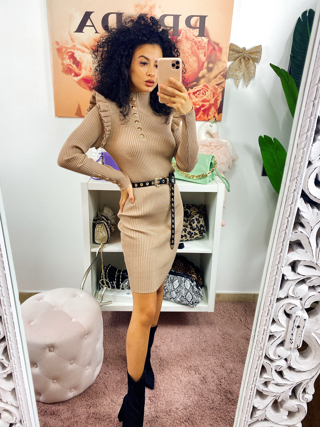 Abito aderente oro con rouge e bottoncini oro - R.a. Boutique 