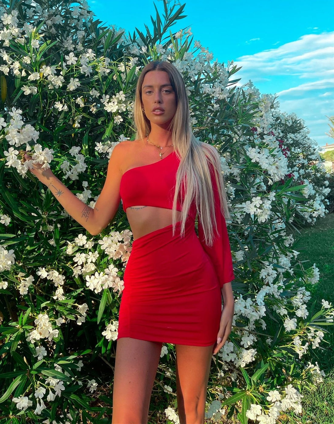 Abito monospalla rosso con arricciature - R.a. Boutique 