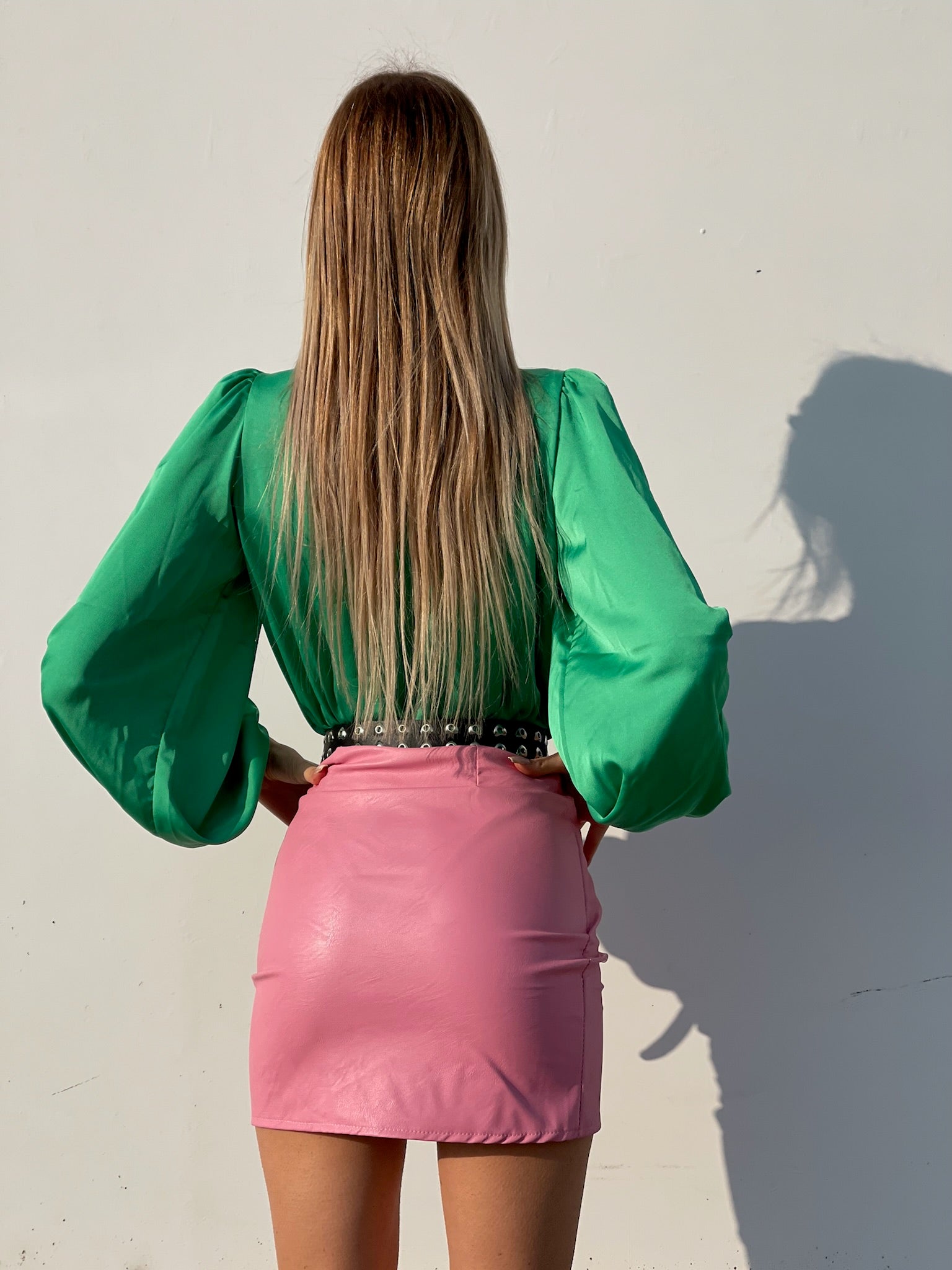 Body in raso scollo a V verde smeraldo - R.a. Boutique 