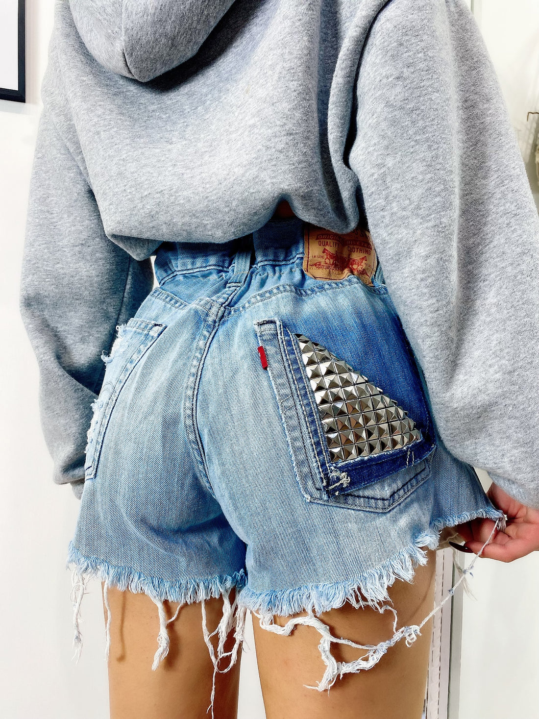 Short Levi’s Vintage bagno chiaro con borchie - R.a. Boutique 