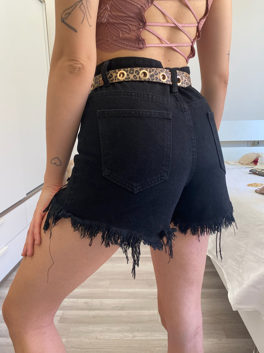 Short nero con strappini - R.a. Boutique 