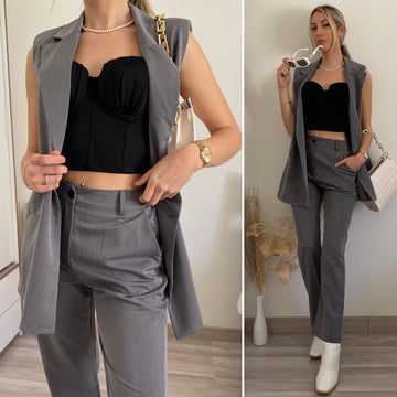Completo smanicato e pantalone grigio - R.a. Boutique 