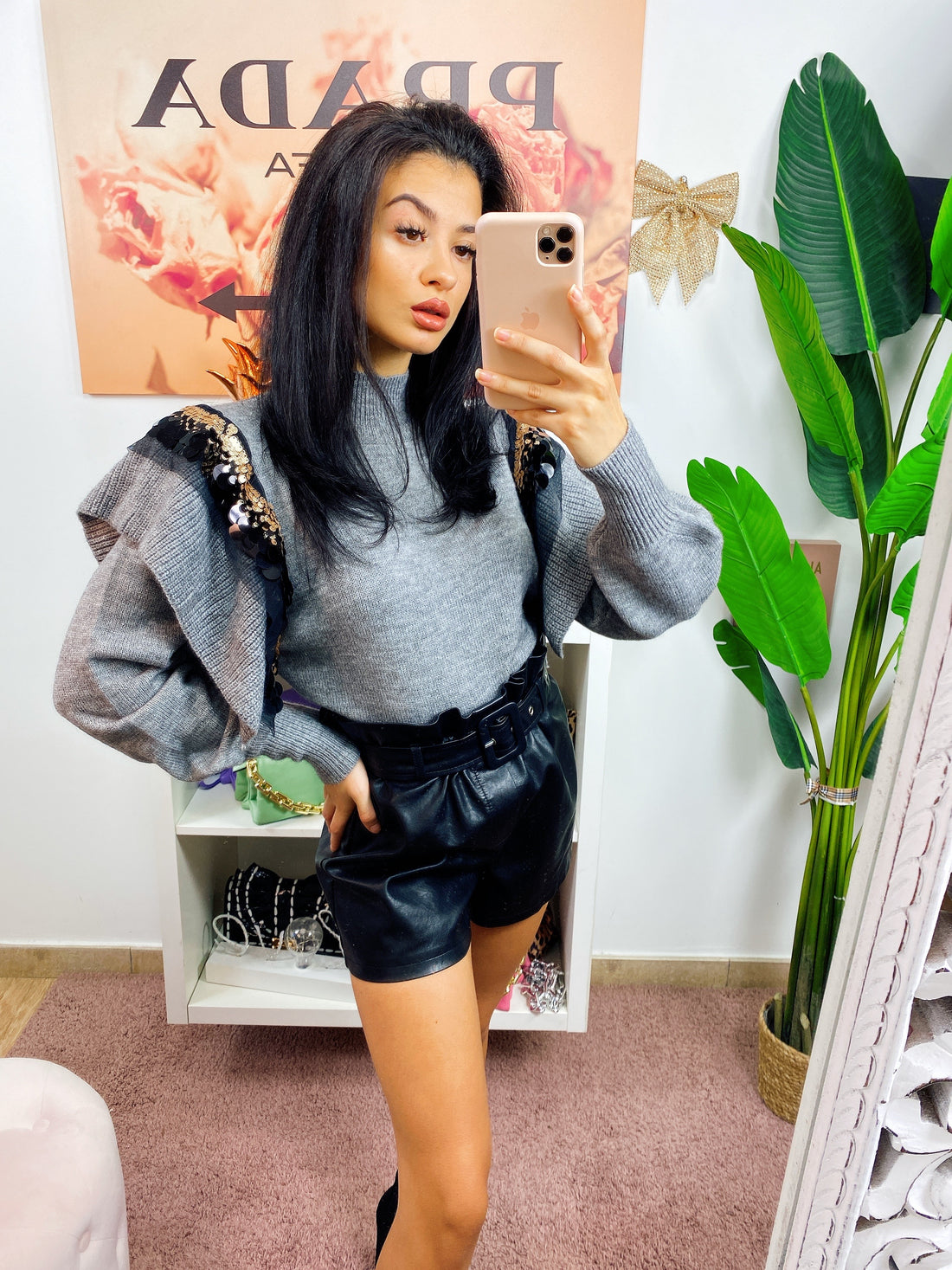 Maglione grigio ricamato con paillettes - R.a. Boutique 