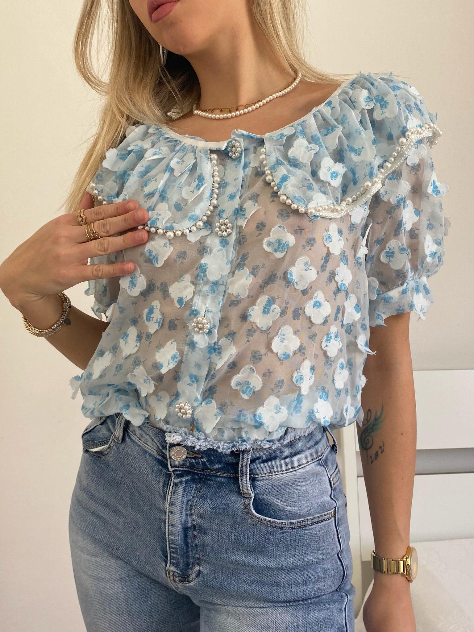 Camicia celeste a manica corta con fiori - R.a. Boutique 