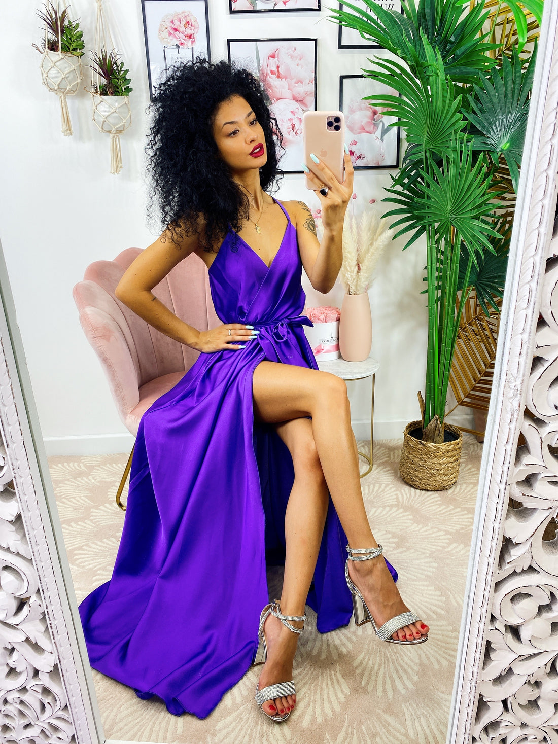 Abito in raso con maxi spacco viola - R.a. Boutique 