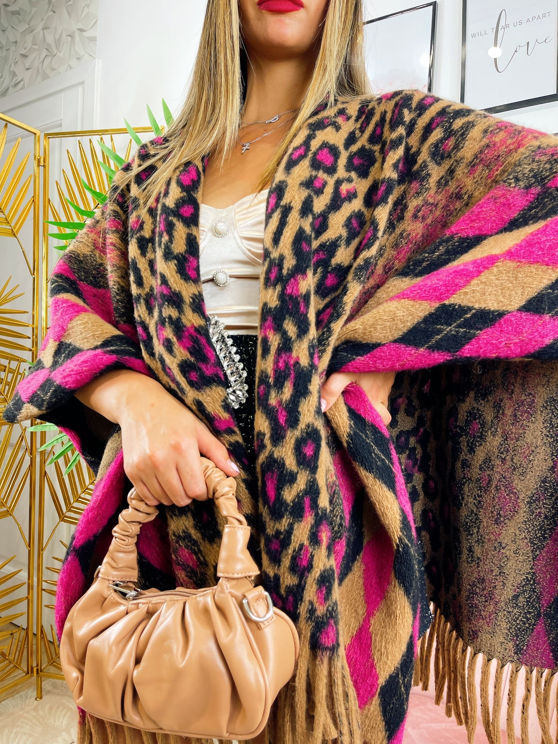 Mantella con frange dettaglio fucsia - R.a. Boutique 