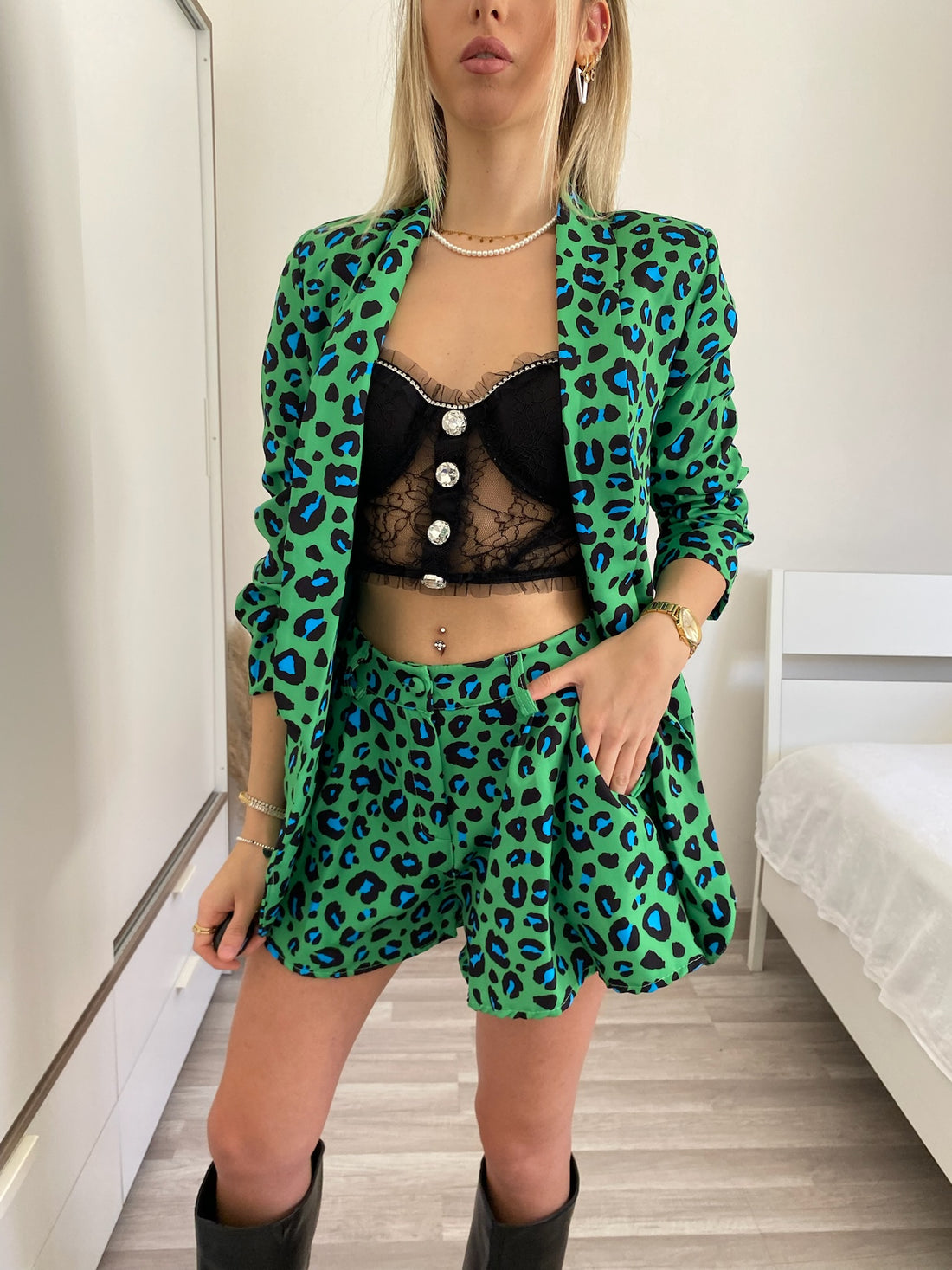 Completo giacca e Short maculato verde - R.a. Boutique 