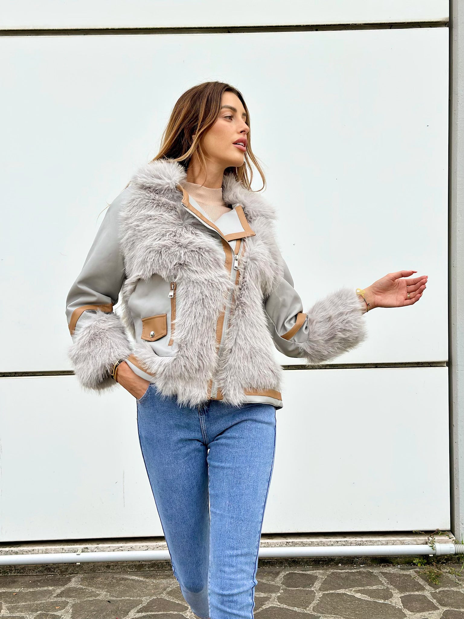 Giaccone grigio polvere dettaglio Camel - R.a. Boutique 