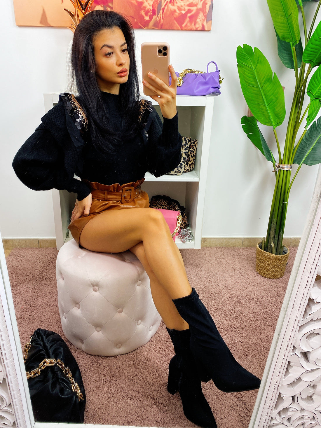 Maglione nero ricamato con paillettes - R.a. Boutique 