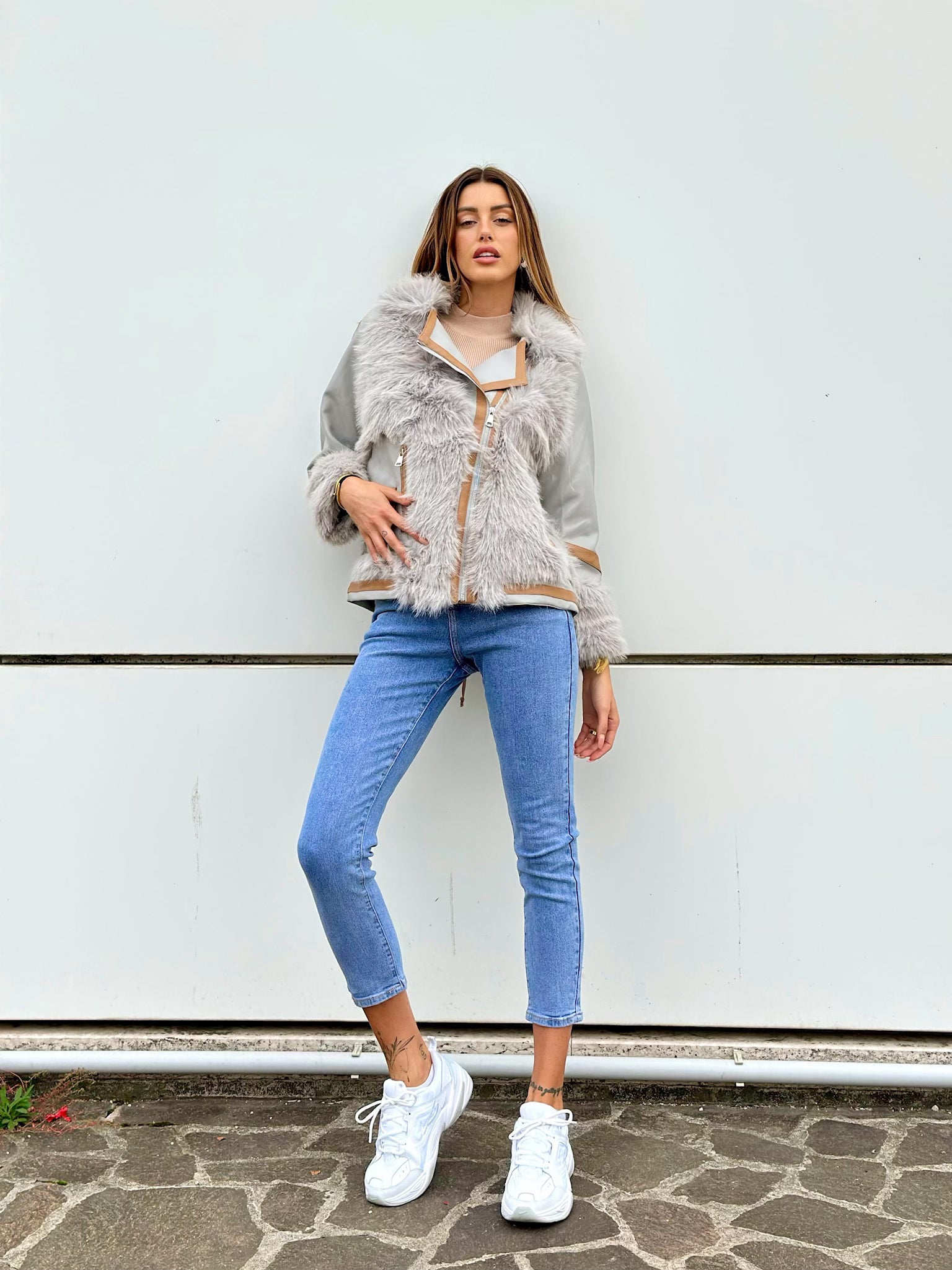 Giaccone grigio polvere dettaglio Camel - R.a. Boutique 