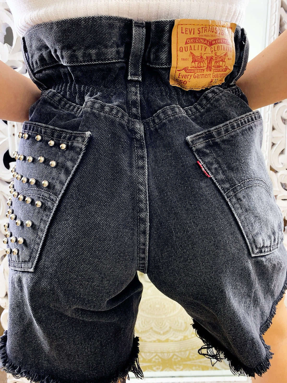 Short Vintage Levi’s grigio nero con borchie argento - R.a. Boutique 