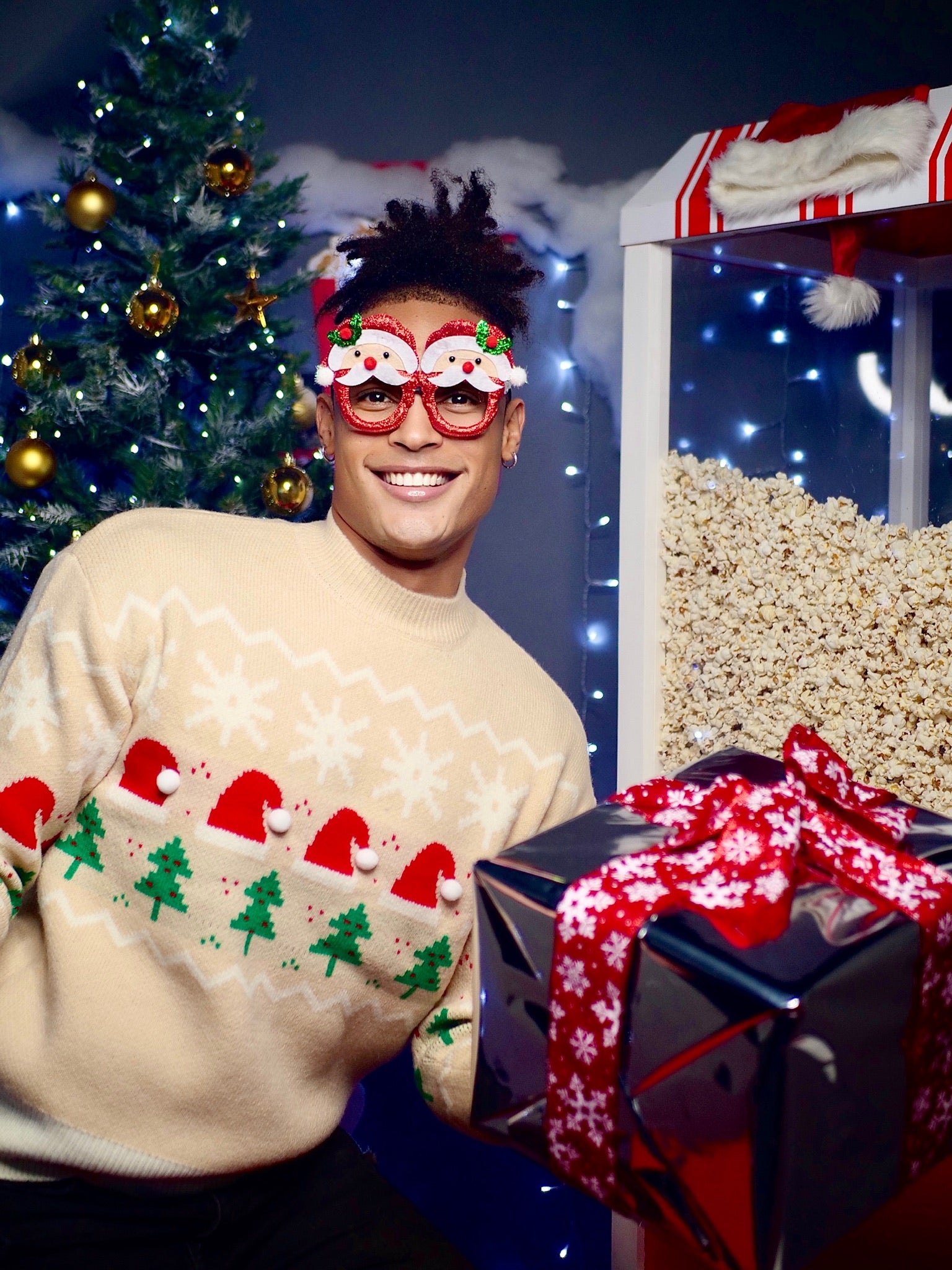 Maglione Top Quality Unisex con cappellini panna - R.a. Boutique 