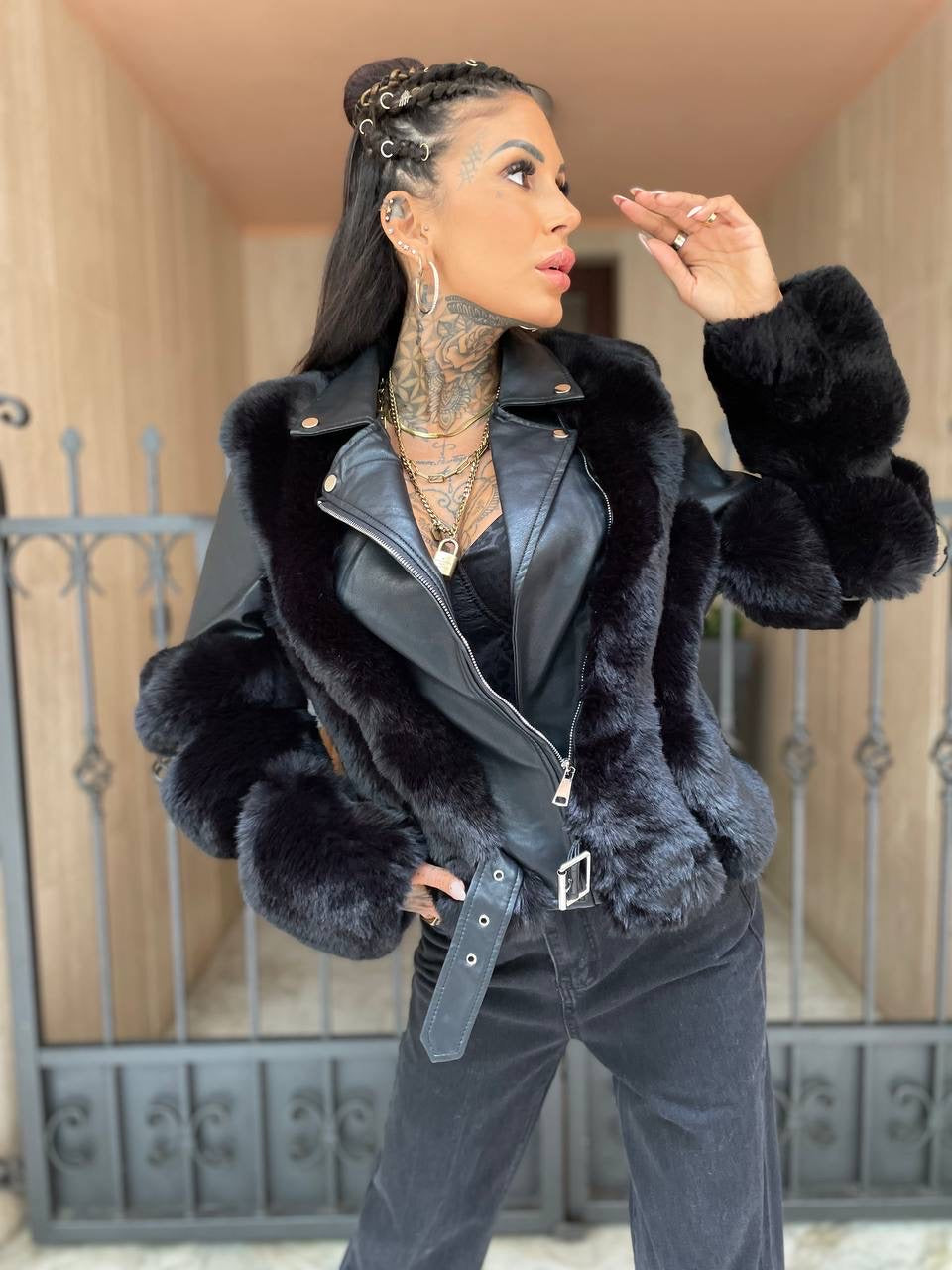 Giaccone nero con eco-pelo - R.a. Boutique 