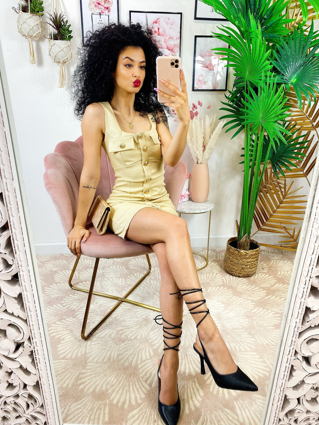 Tubino aderente con taschino e bottoni Gold beige - R.a. Boutique 