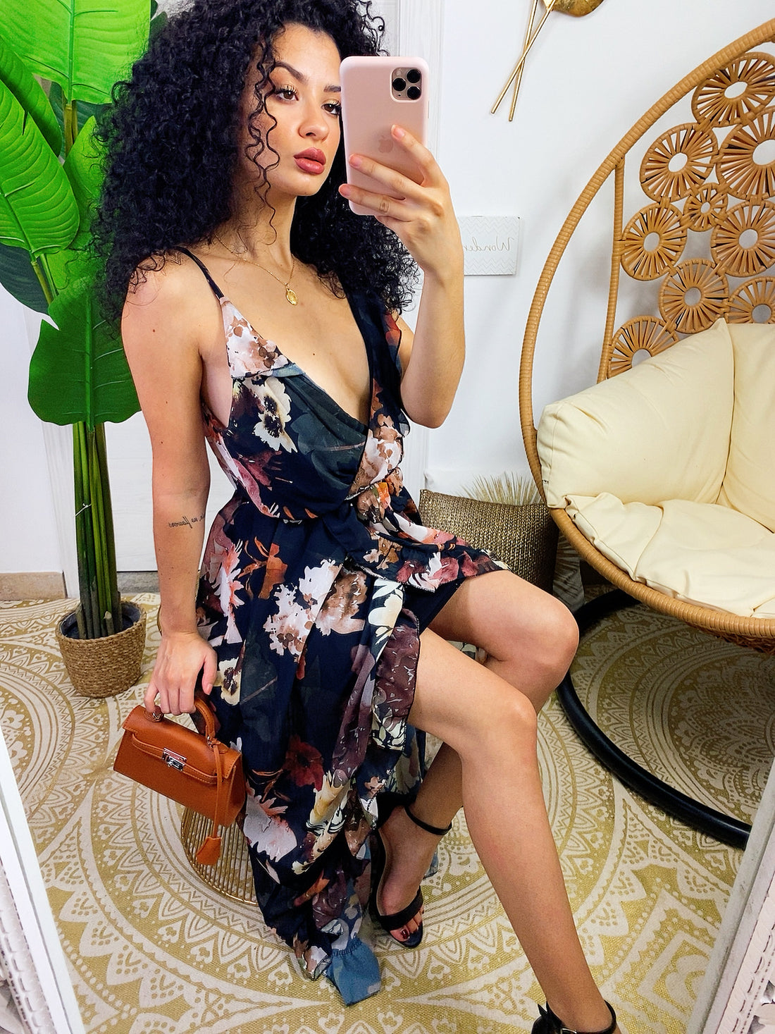 Abito con gonna asimmetrica e fiorellini nero - R.a. Boutique 