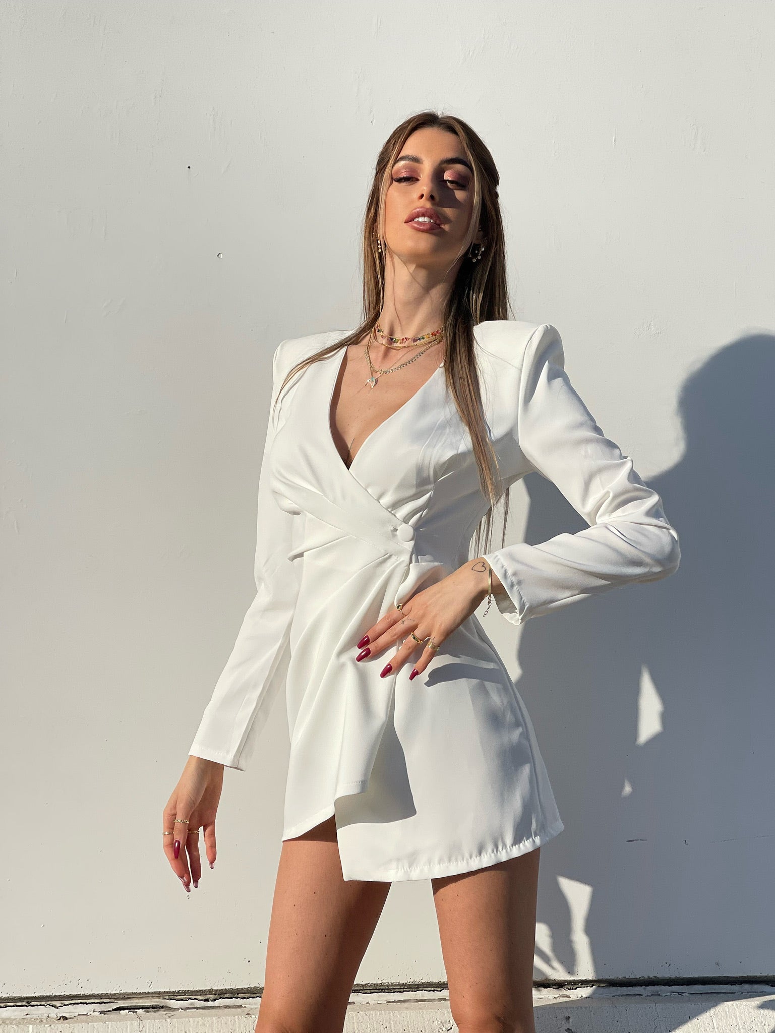 Abito a blazer con bottone bianco - R.a. Boutique 