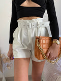 Short bianco con cintura - R.a. Boutique 