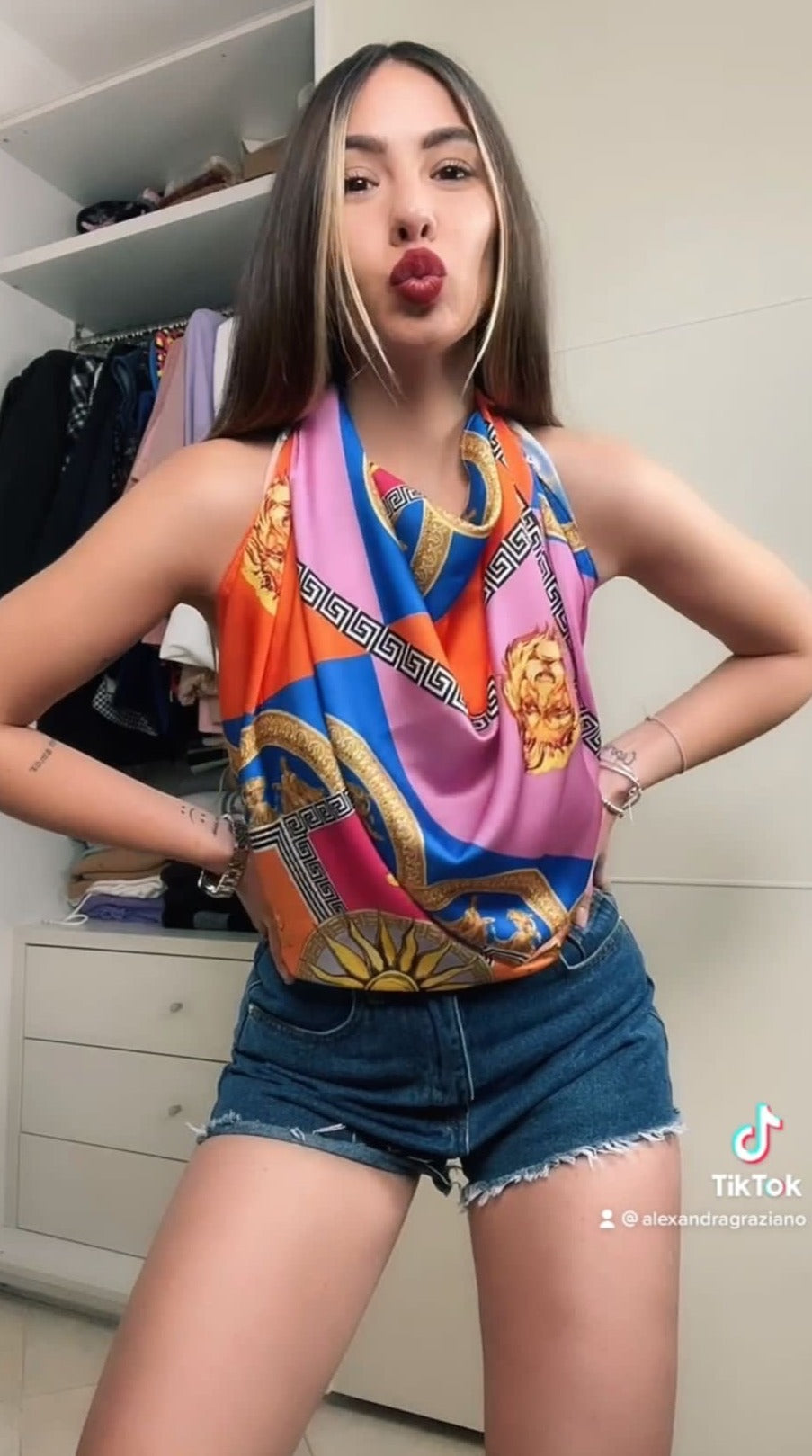 Top stampato con collana - R.a. Boutique 