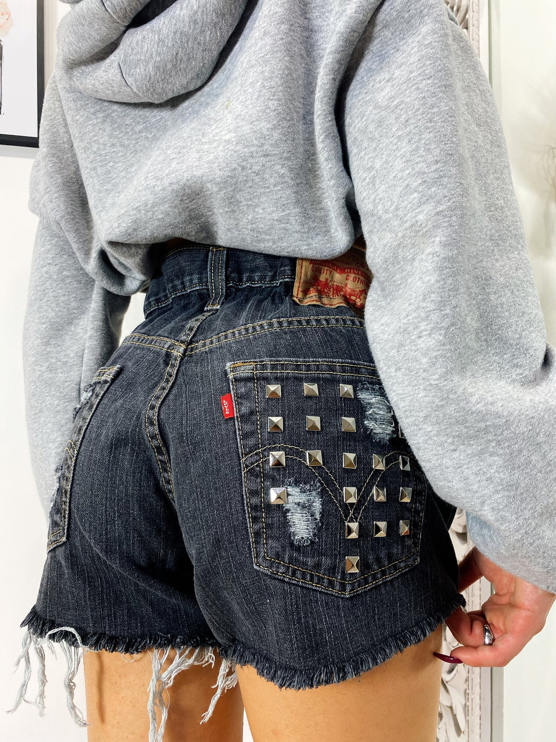 Levi’s Vintage grigio scuro con borchie - R.a. Boutique 