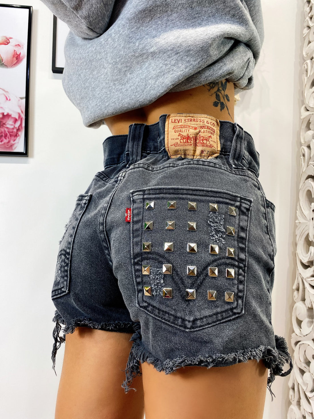 Short Levi’s Vintage con Borchie Argento toni sul grigio - R.a. Boutique 