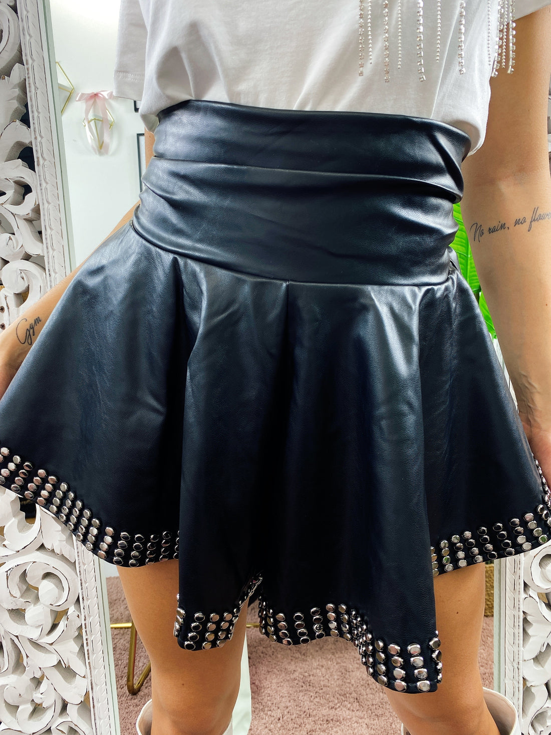 Short in ecopelle black con borchie - R.a. Boutique 
