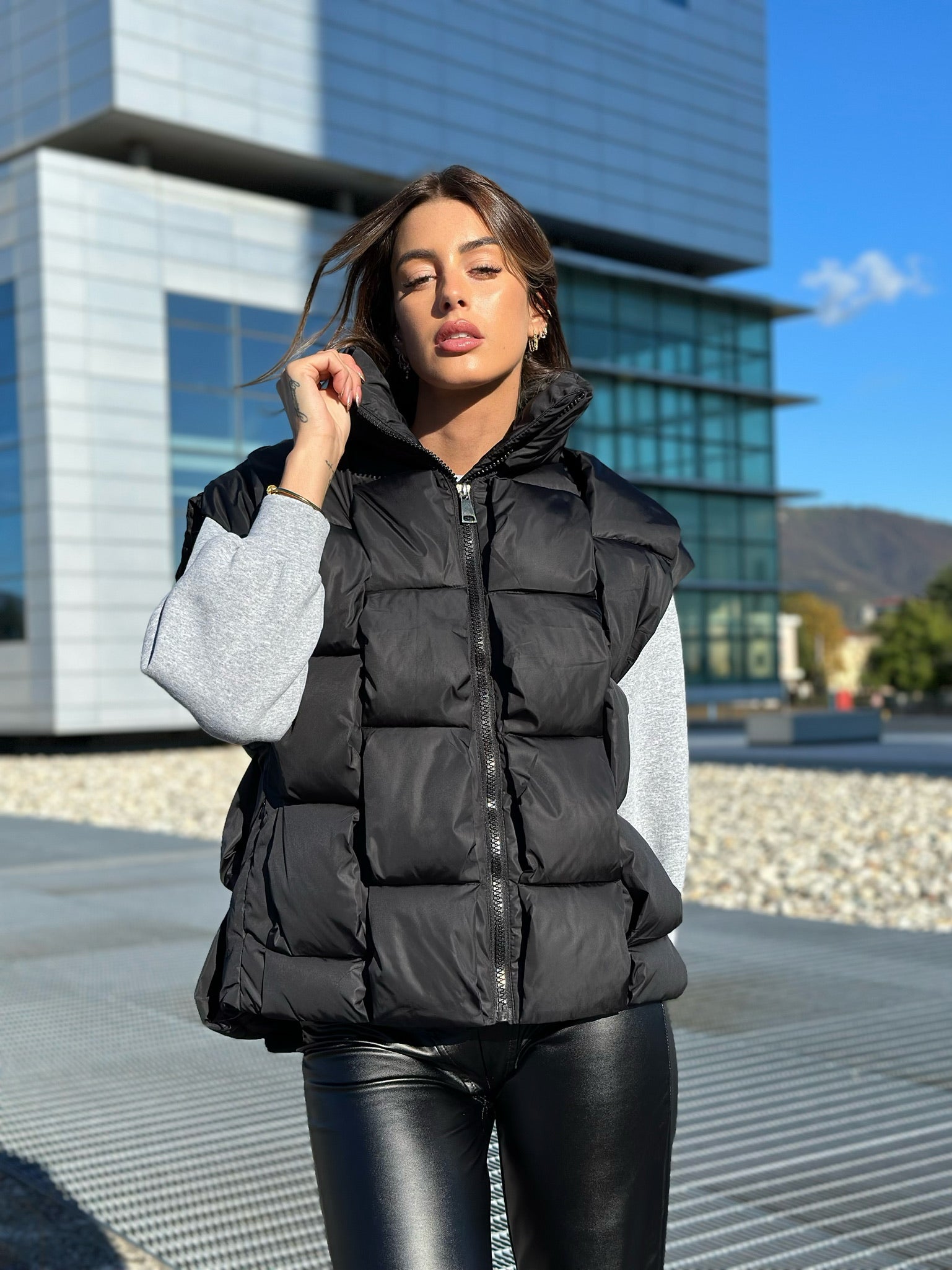 Smanicato over black - R.a. Boutique 