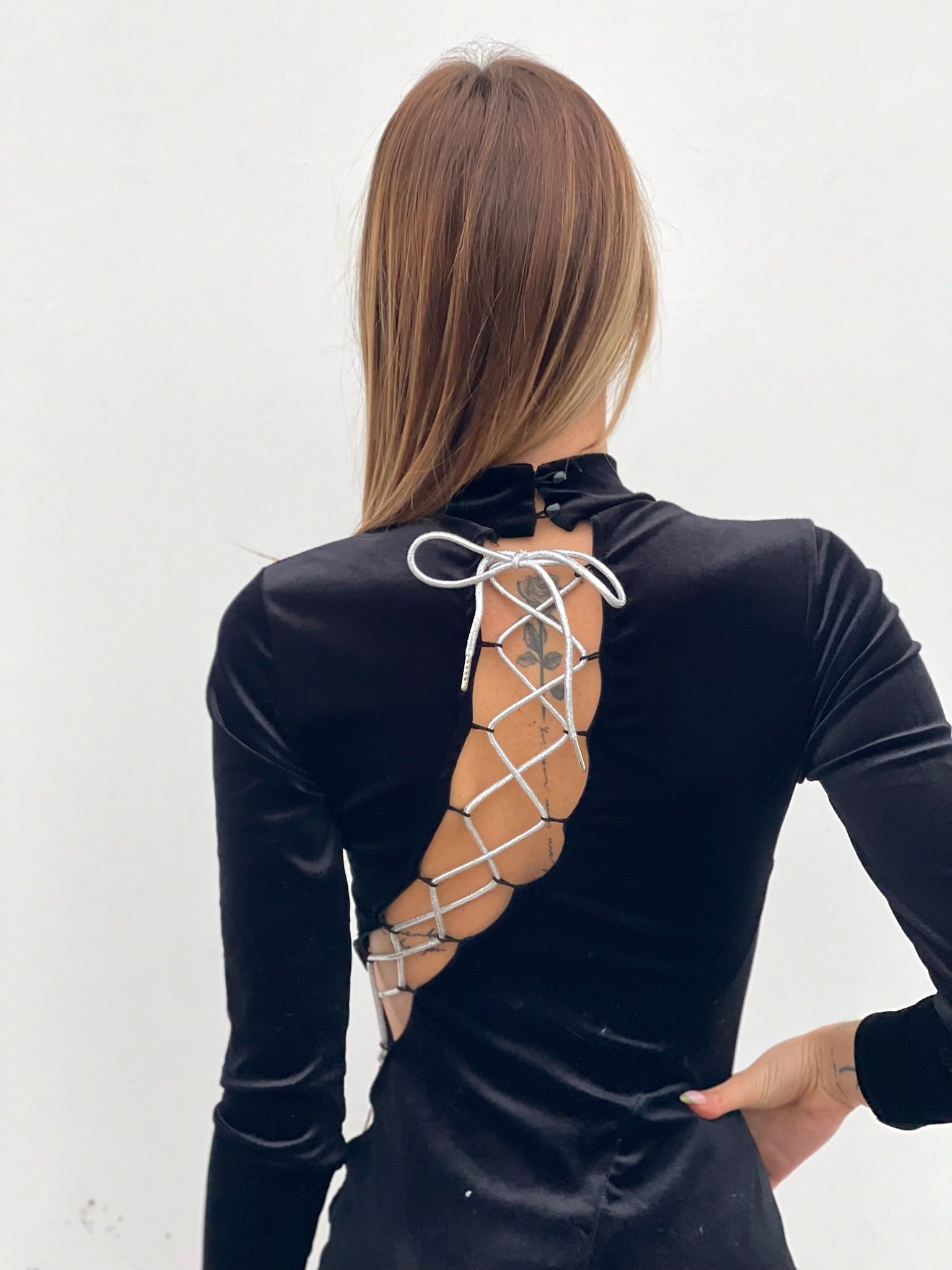 Abito velvet nero con stringhe alte - R.a. Boutique 