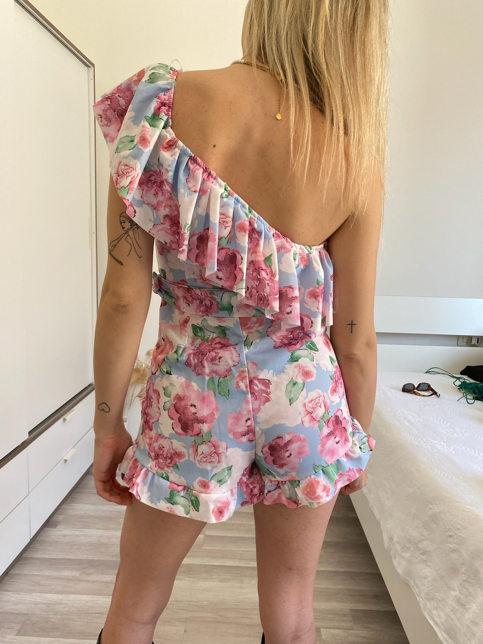 Tuta monospalla fiori rosa - R.a. Boutique 