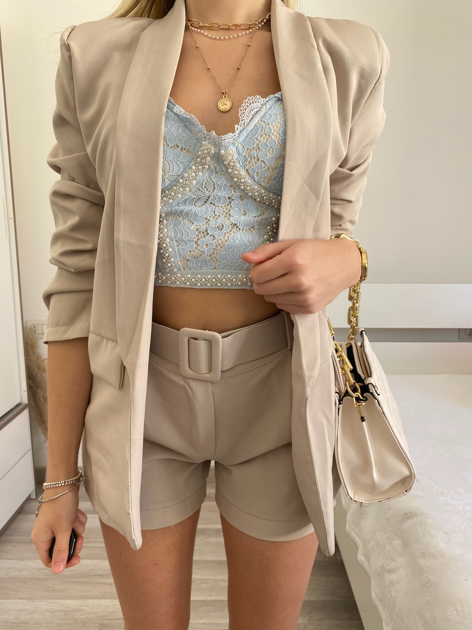 Completo giacca e Short beige - R.a. Boutique 