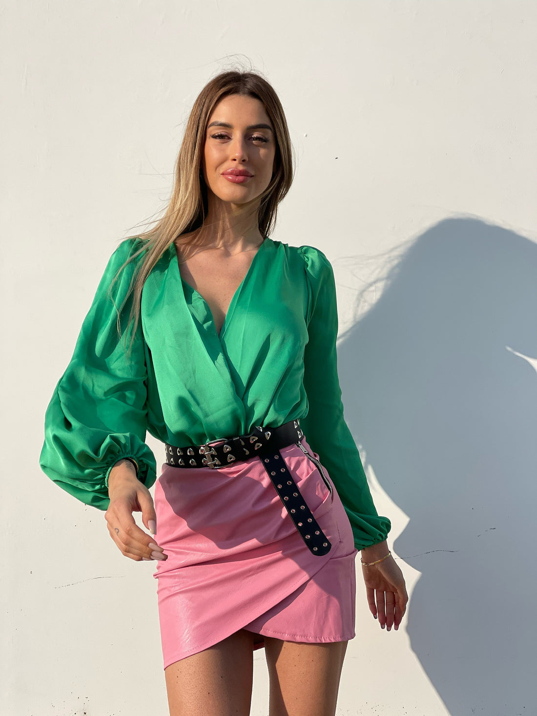 Body in raso scollo a V verde smeraldo - R.a. Boutique 