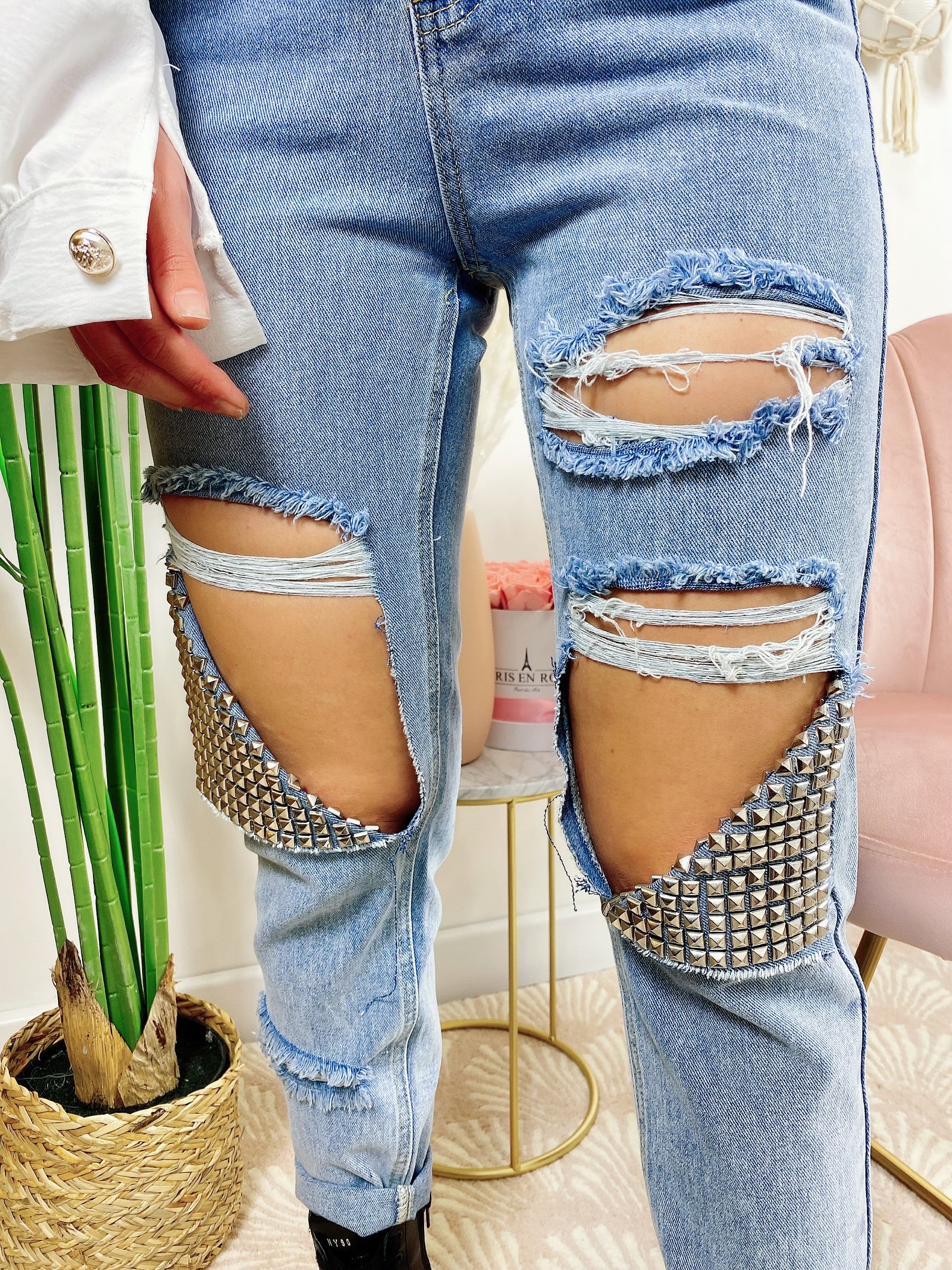 Jeans con strappi e borchie argento - R.a. Boutique 