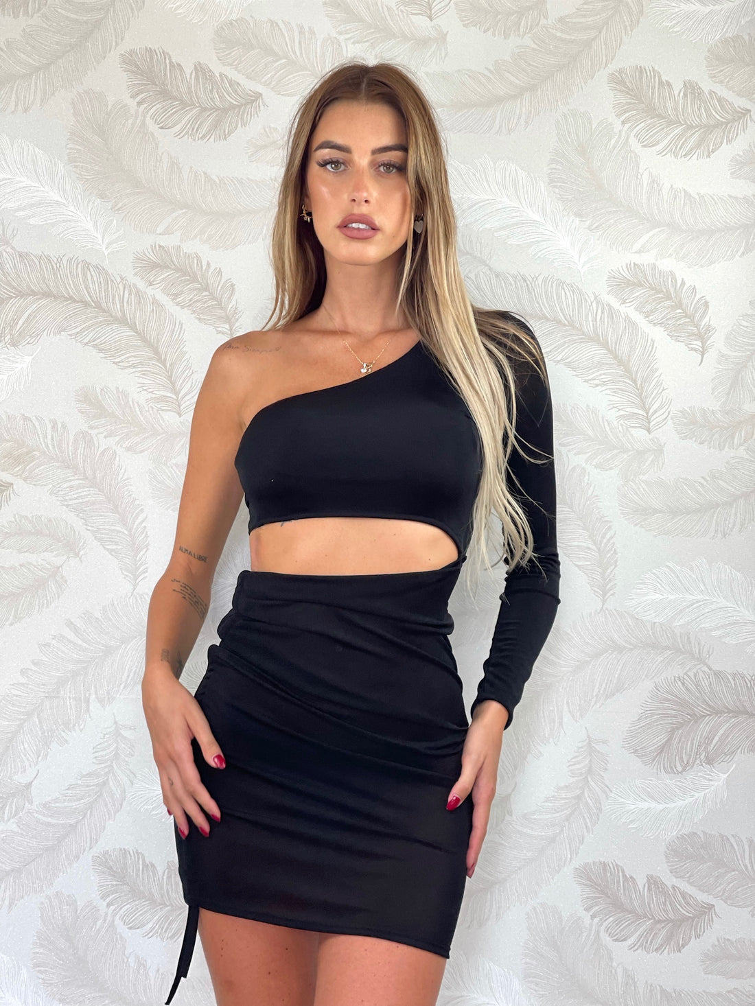 Abito monospalla nero con arricciature - R.a. Boutique 