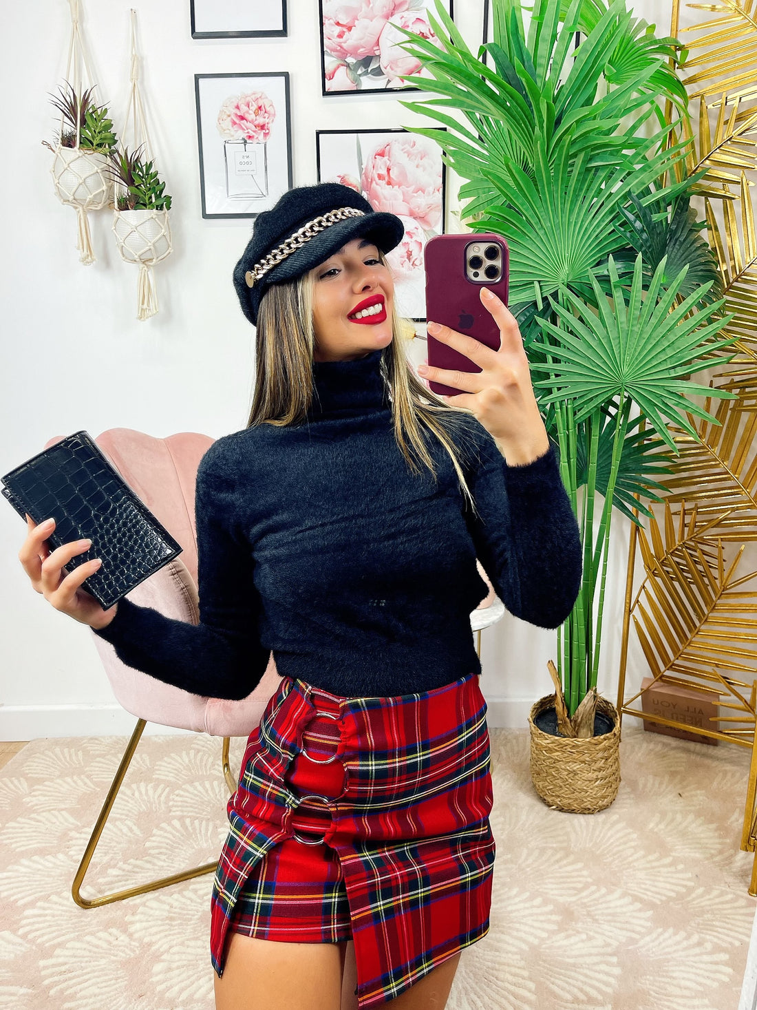 Maglioncino morbidissimo a collo alto nero - R.a. Boutique 