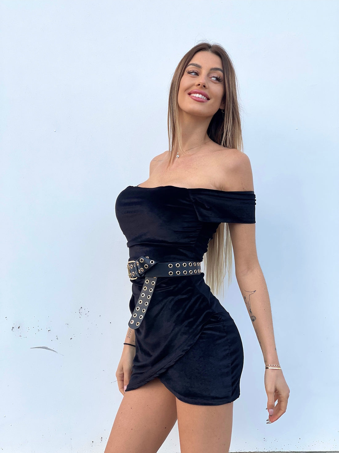 Abito in velluto nero scollo a barchetta - R.a. Boutique 