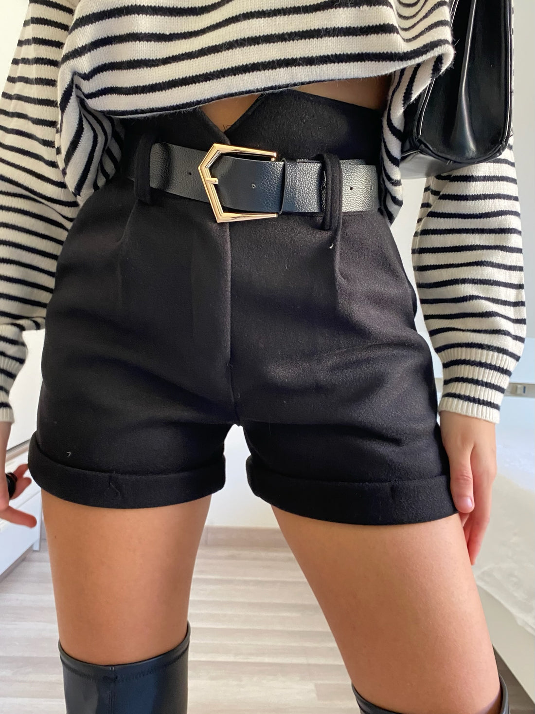 Short nero in panno con cintura - R.a. Boutique 
