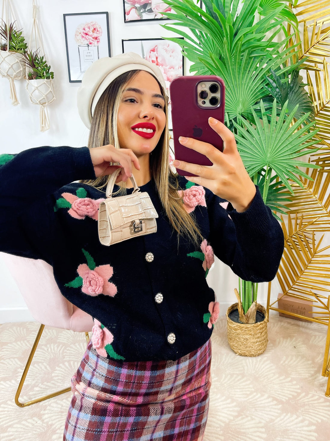 Cardigan nero con rose - R.a. Boutique 