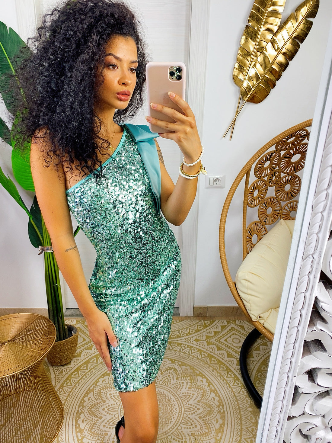 Abito con paillettes verde acqua monospalla con fiocco - R.a. Boutique 